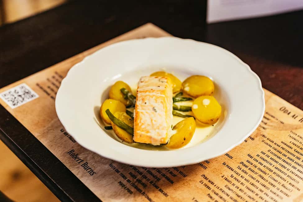 Edinburgh: Scottish Dinner and Folk Music Experience - Who This Suits Best (and Who Might Reconsider)