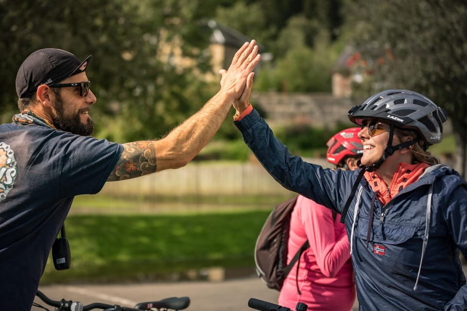 Edinburgh: Sightseeing Bike Tour - A bike tour that turns Edinburgh into a connected route