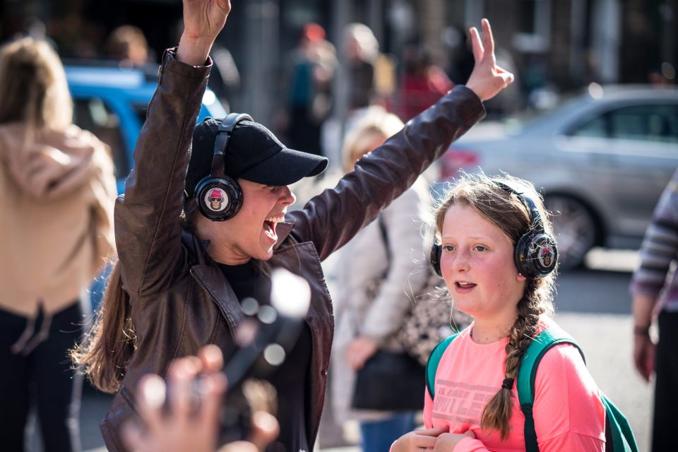 Edinburgh: Silent Disco Adventure Tour - Practical Tips for Comfort During a Full Hour of Dancing