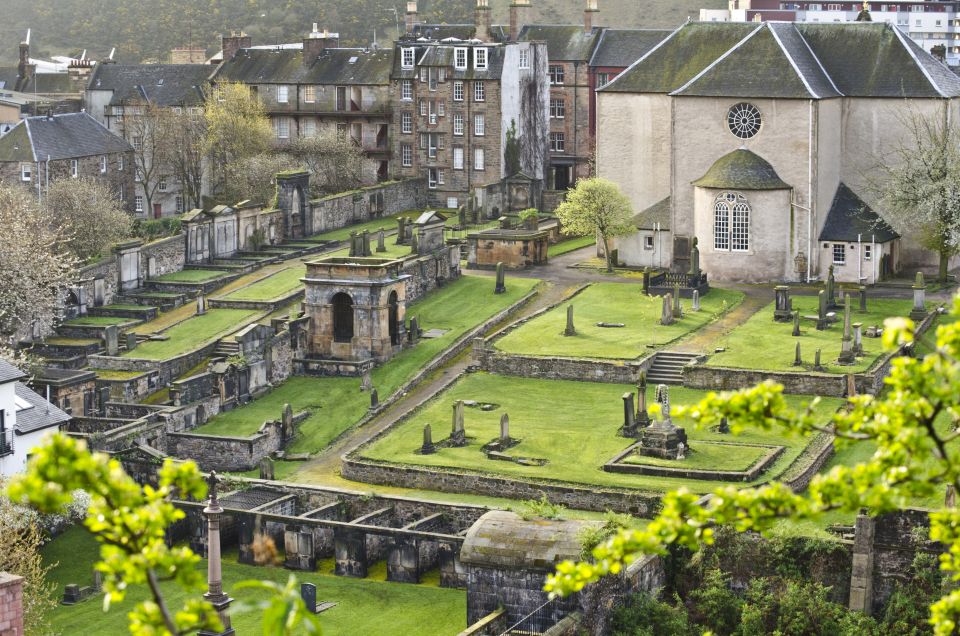 Edinburgh: The Dark Side Walking Tour - Canongate Kirkyard: where the graves do the talking