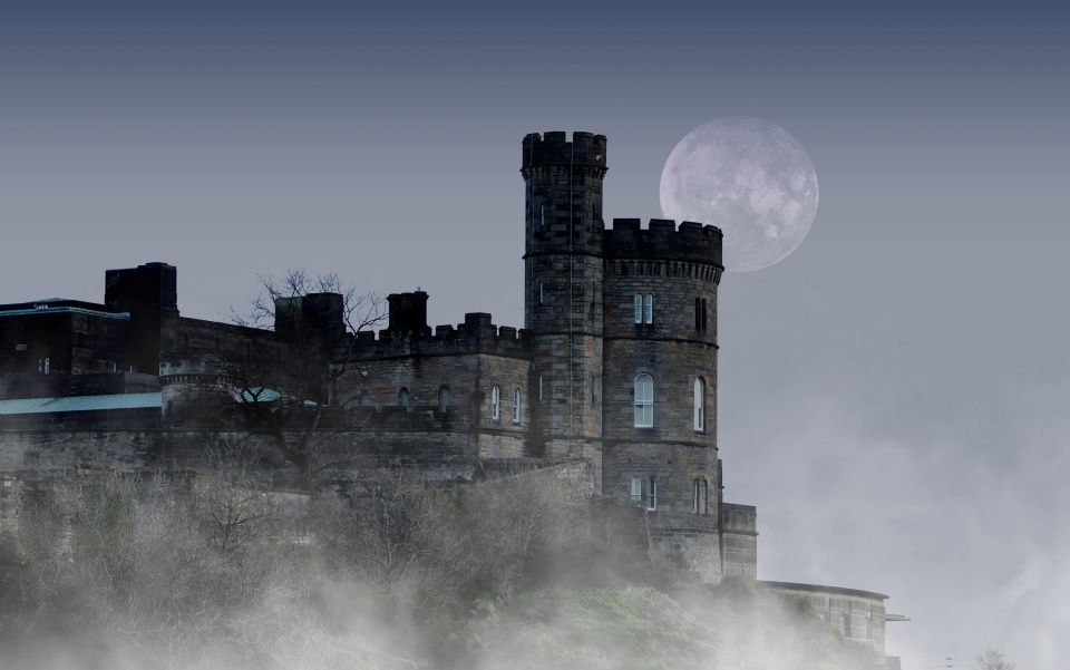 Edinburgh: The Dark Side Walking Tour - Arthur’s Seat: finishing the story with a view