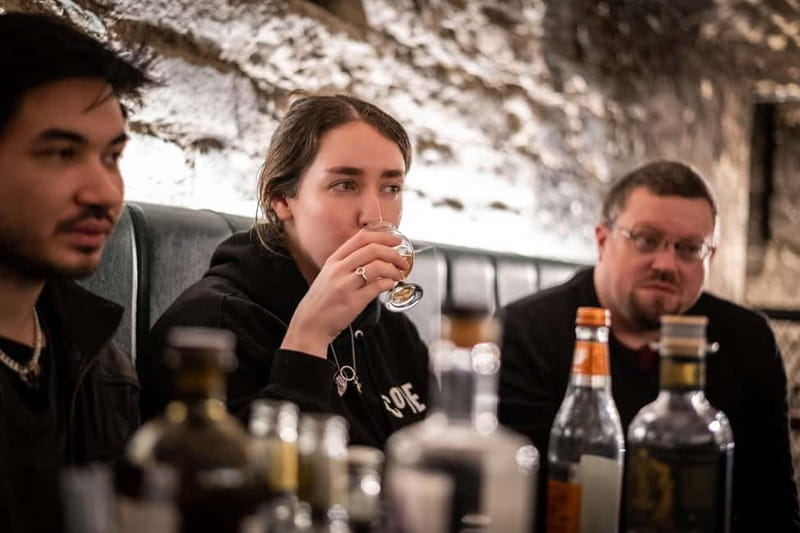 Edinburgh: The Lost Close Underground Scotch Whiskey Tasting - Entering Edinburgh’s Lost Close: whisky, vaults, and real atmosphere