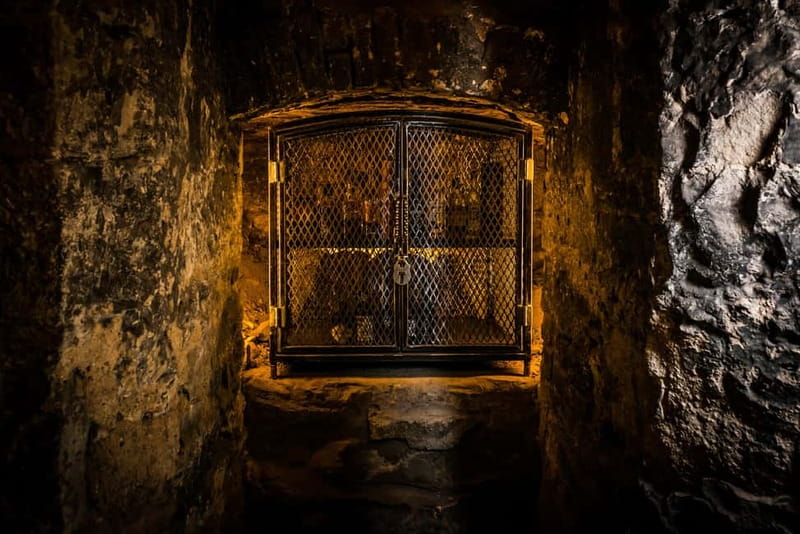 Edinburgh: The Lost Close Underground Scotch Whiskey Tasting - The 20-minute Lost Close tour: why the venue choice feels intentional