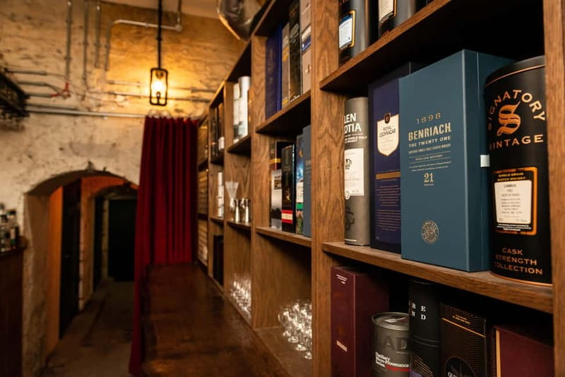 Edinburgh: The Lost Close Underground Scotch Whiskey Tasting - Upgrades: intermediate 4 drams vs high-end 5 drams