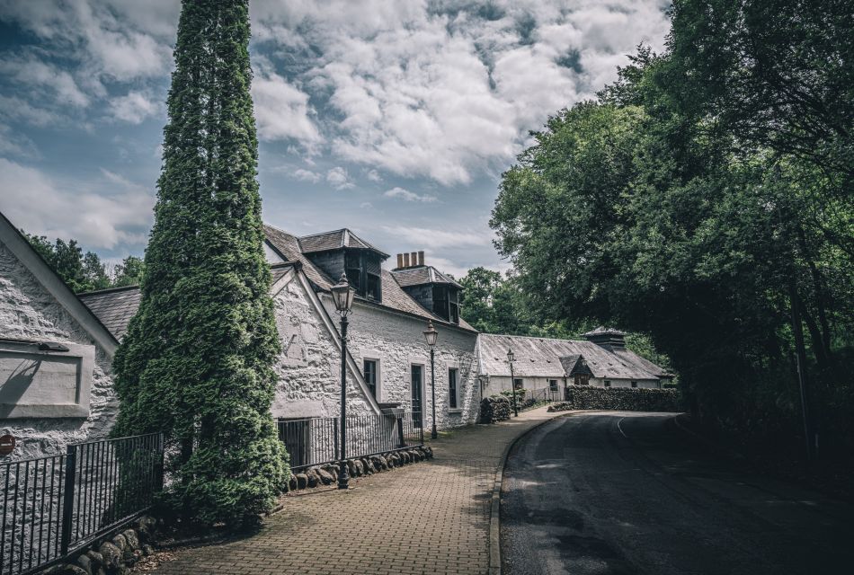 Edinburgh: Ultimate Whisky Experience - Dewar’s Aberfeldy: whisky and chocolate that teaches without lecturing