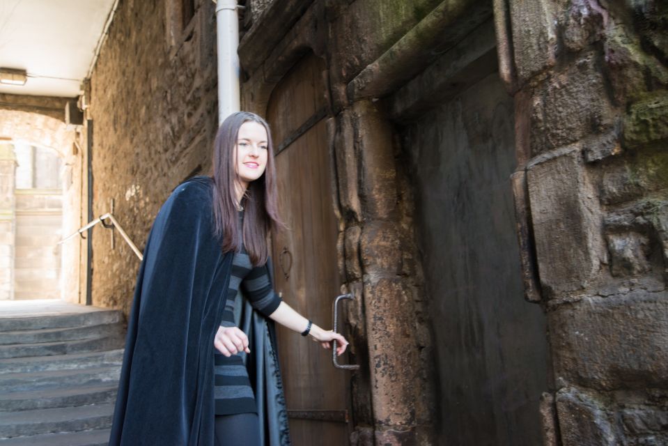 Edinburgh: Underground Vaults Evening Ghost Tour with Whisky - TourTalk Audio Devices: Hearing the Story Is Half the Scare
