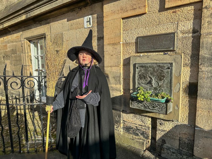Edinburgh: Witches & Haunted History Walking Tour - St Giles Cathedral and the Royal Mile setup for the stories