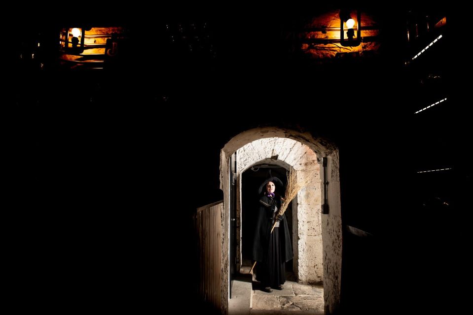 Edinburgh: Witches & Haunted History Walking Tour - Finishing in Grassmarket at 92: executions, Half-Hangit Maggie, and closure
