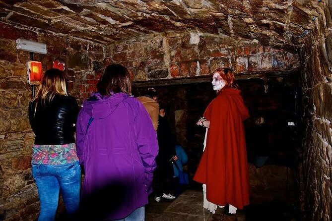 Extreme Paranormal Underground Ghost Tour in Edinburgh - The guide’s character work: spooky, funny, and sometimes edgy