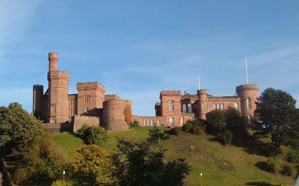 From Edinburgh: 2-Day Loch Ness, Inverness & Highlands Tour - Starting out of Edinburgh and the Loch Lomond-style warm-up