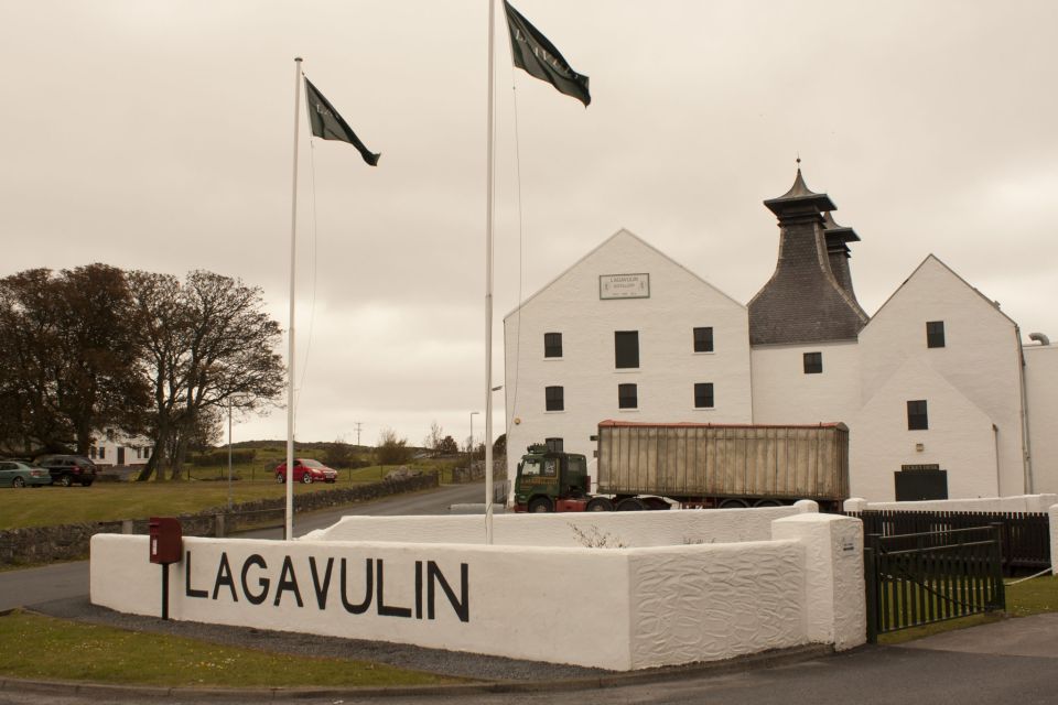 From Edinburgh: Islay and The Whisky Coast 4-Day Tour - Day 2: Bowmore and Kilchoman, then the choice between Bruichladdich or Bunnahabhain