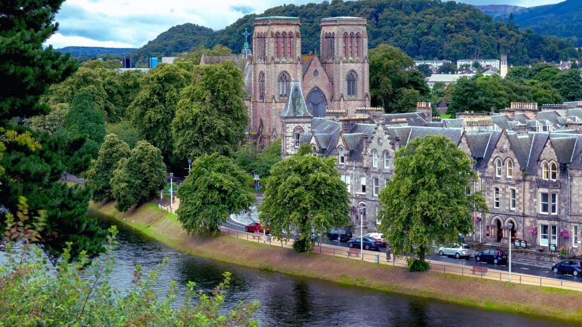 From Edinburgh: Loch Ness and Highlands Tour in Spanish - Fort Augustus and Loch Ness: The Best Ground Time on the Trip