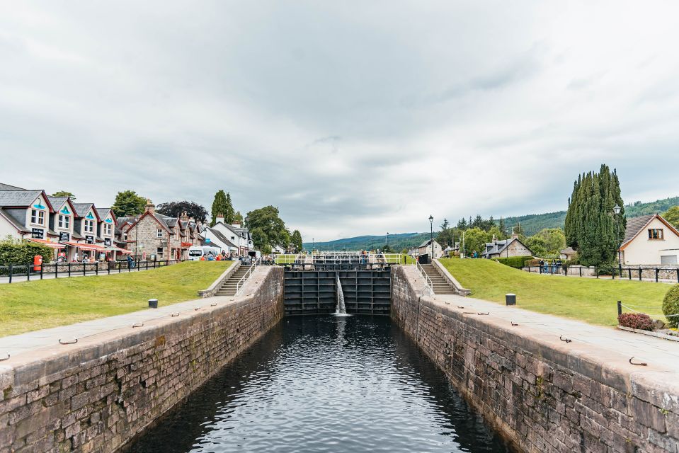 From Edinburgh: Loch Ness, Glenoce & The Highlands Day Tour - Glen Coe Photo Stop: Why People Keep Going Back