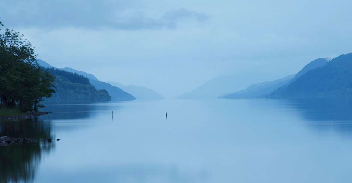 From Edinburgh: Loch Ness & Inverness Tour in Spanish - Dunkeld on the return: a quick village reset by the Tay