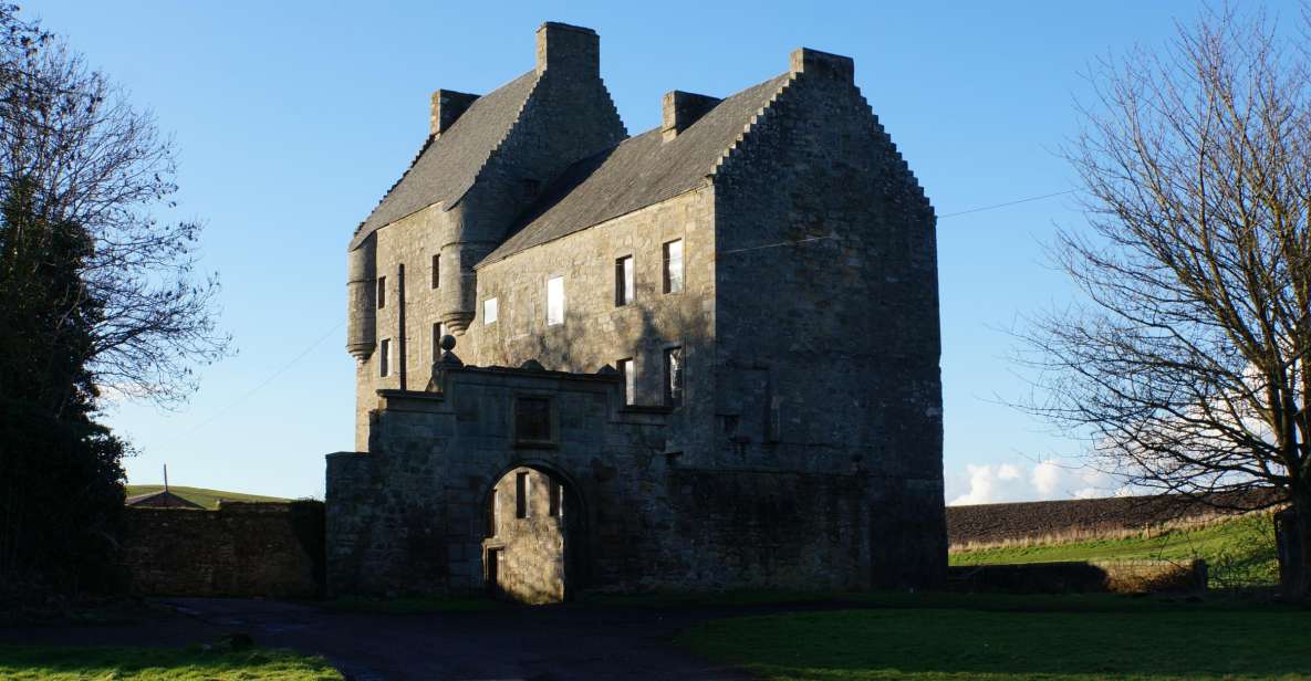 From Edinburgh: Outlander, Palaces, and Jacobites Day Trip - Who should book this day trip, and who might want a different plan