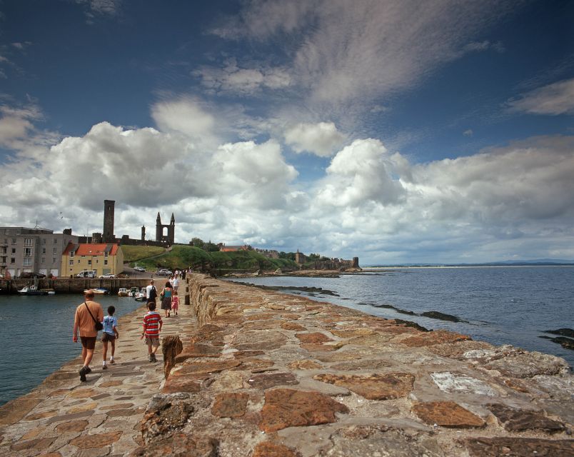 From Edinburgh: St Andrews and Fishing Villages of Fife Tour - St Andrews: how to use your free time for golf and medieval streets
