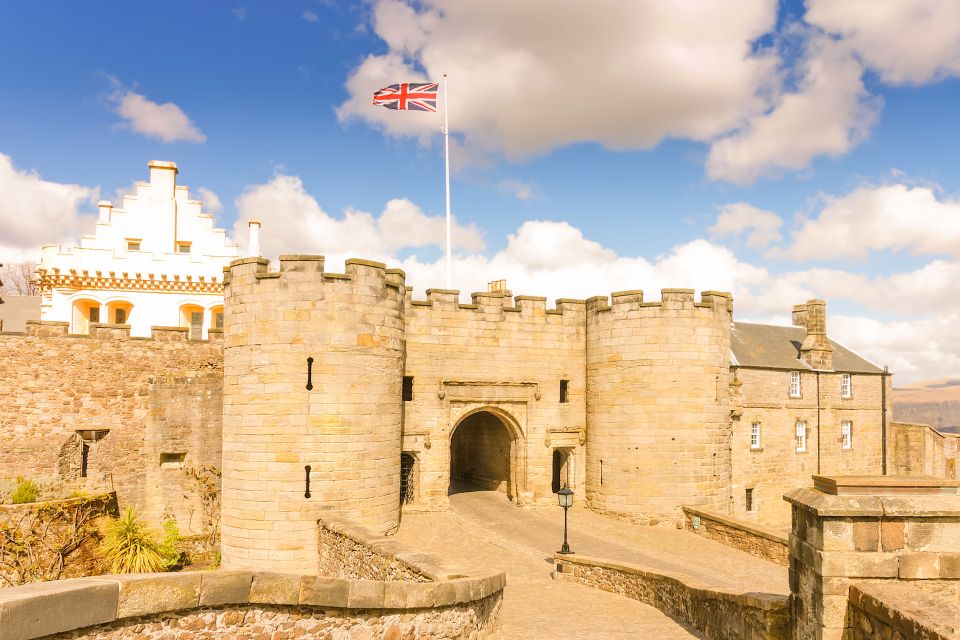 From Edinburgh: Stirling Castle, Loch Lomond & Whisky Tour - From Edinburgh to the whisky and castle circuit