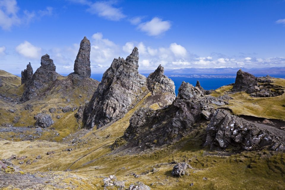 From Glasgow: 3-Day Isle of Skye, Highlands & Loch Ness Tour - Portree: the smartest base for Skye viewpoints