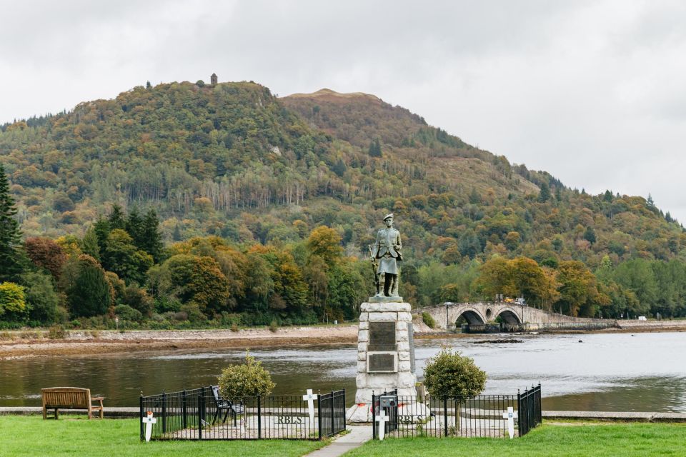 From Glasgow: Oban, Glencoe, Highland Lochs & Castles Tour - Oban lunch in the Gateway to the Isles