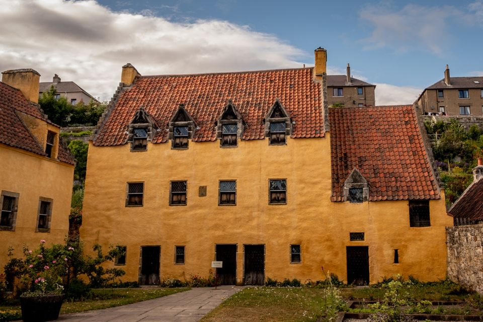 From Glasgow: Outlander Adventure Tour with Tickets - Riding Outlander from Glasgow: the mini-coach advantage
