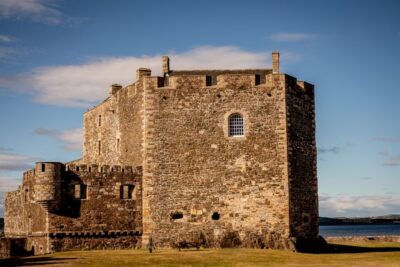 From Glasgow: Outlander Adventure Tour with Tickets - Doune Castle and Castle Leoch: where 14th-century life meets filming history