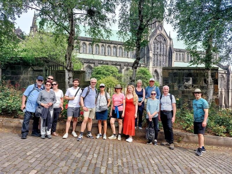 Glasgow: City Center Guided Walking Tour - Group feel and guide quality: what the best guides do