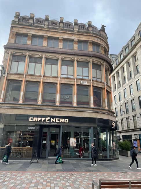 Glasgow: Historical Walking Tour: Guided by a local actor - From trade capitalism to socialism: what the walk connects for you