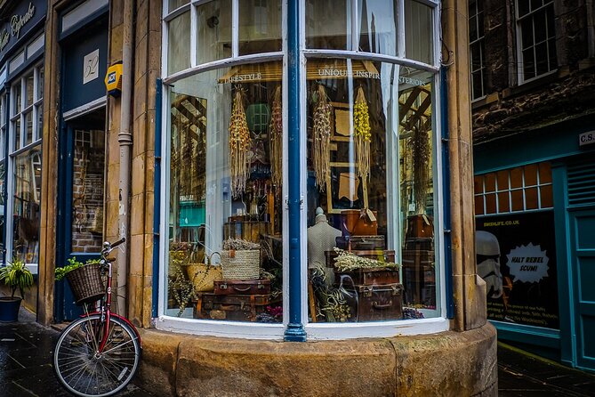 Guided 60-Minute Photography and sightseeing Tour in Edinburgh - Key highlights you’ll feel right away