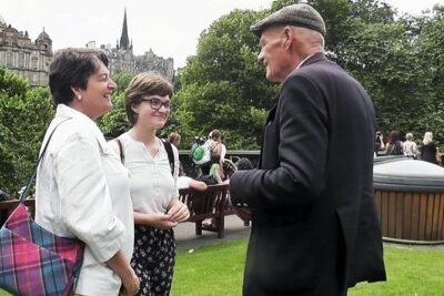 Guided Edinburgh Private Walking Tour - Edinburgh Castle from the outside: what you gain in 15 minutes