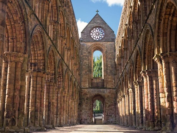 Hadrian's Wall & The Borders Tour from Edinburgh Incl. Admission - Moffat Break: A Breather in a Victorian Spa Town