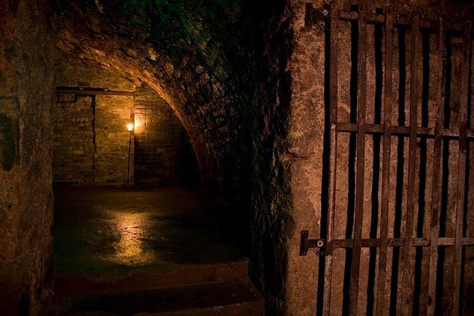 Haunted Vaults Walking Tour in Edinburgh - The $33 Price: What You’re Paying For (and What You Get Back)