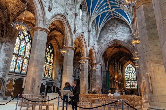 Highlights & Hidden Gems With Locals: Best of Edinburgh Private Tour - University of Edinburgh stop: why this place matters beyond campus photos