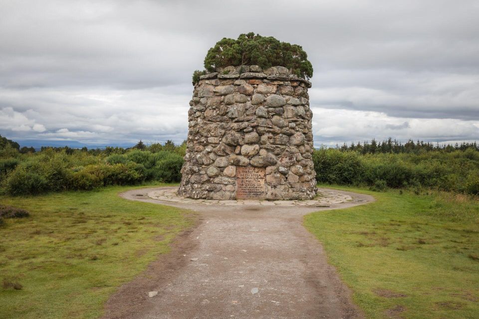 Inverness: Loch Ness Cruise, Castle, and Outlander Tour - The 30-Minute Loch Ness Cruise and Urquhart Castle Ruins