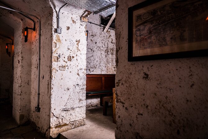 Luxury Whisky Tasting in Edinburgh's Underground Vaults | 90min - Entering the Lost Close: Edinburgh’s whisky setting under your feet