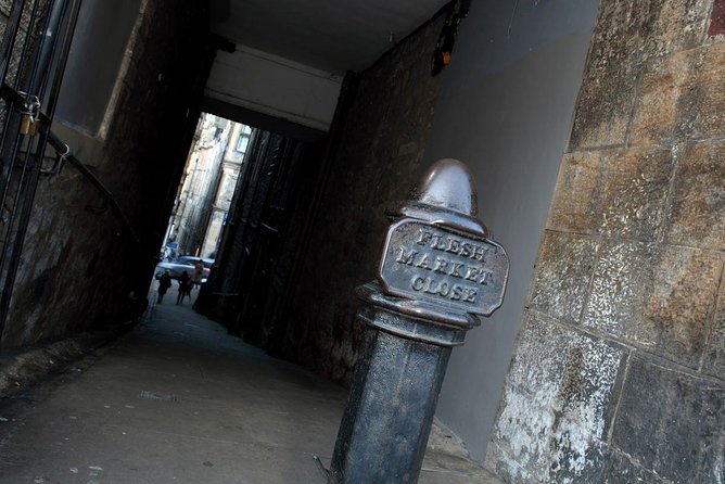 Multi-Sensory Haunted Underground Vaults Tour in Edinburgh - Practical Tips: Stairs, Clothing, and How to Handle the Creepy Moments
