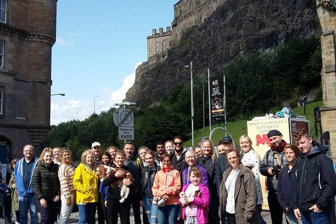 Original Harry Potter Locations Tour in Edinburgh : Guided Tour - Where the tour begins: William Chambers Monument to get your bearings fast