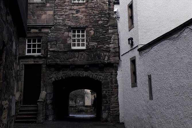 Private Dark History Tour: Eerie Edinburgh - Tron Kirk and the Netherbow: why some places were meant to be gone
