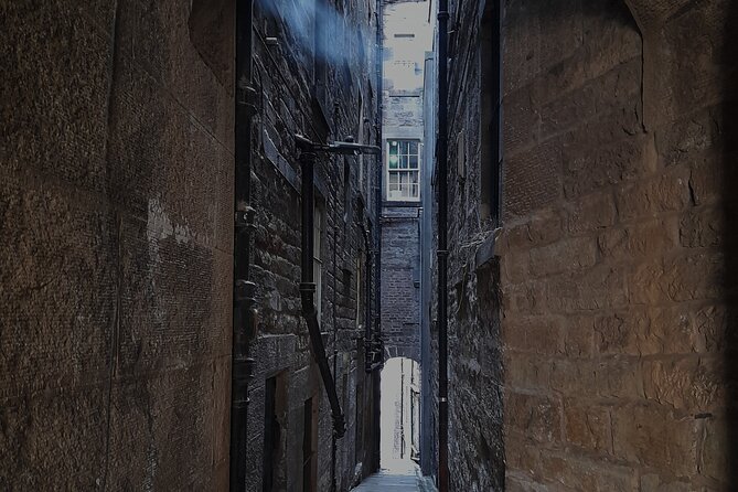 Private Dark History Tour: Eerie Edinburgh - Stop-by-stop: Heart of Midlothian’s football link and Edinburgh’s longest hanging