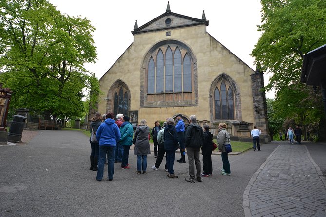 Private Greyfriars Kirkyard history tour - Why Greyfriars Kirkyard works so well with a private guide