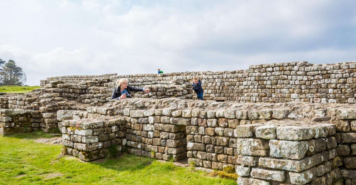 Rosslyn Chapel and Hadrian's Wall Small Group Day Tour - A Long Day From Edinburgh That Still Feels Like Three Trips