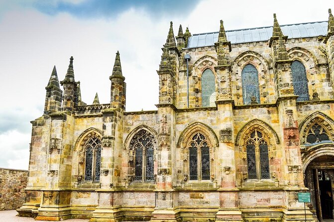 Rosslyn Chapel and Scottish Borders Small-Group Day Tour from Edinburgh - Scott’s View: the fast photo stop that frames the Border country
