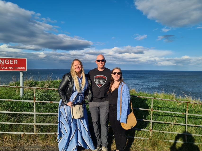 St Andrews: Private Guided Walking Tour for Future Students - Market area and cafes: where the student tips start to pay off