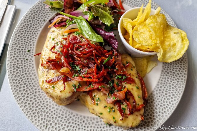 Tailored Premium Edinburgh Food Tour with Highest Quality Dishes - Passing the High Kirk and the Sir Walter Scott Monument