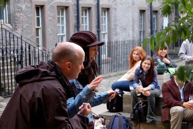 The Edinburgh Literary Pub Tour - A 2-Hour Edinburgh Night With Actors and Writers