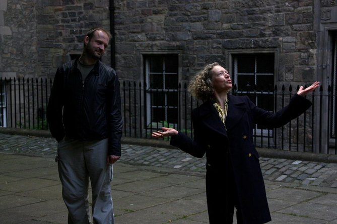 The Edinburgh Literary Pub Tour - Outdoor Standing, Weather Reality, and How to Plan Around It