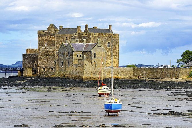 The Outlander 1 Day Experience - Royal Burgh of Culross: Cranesmuir Streets and the Mercat Cross Clues